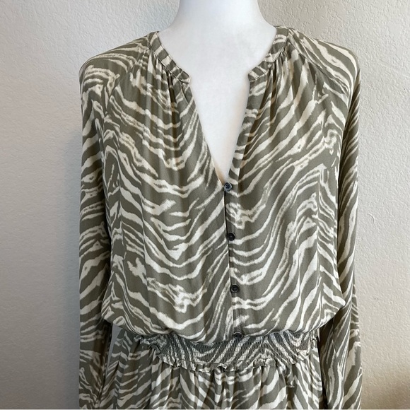 Rails Jasmine Safari Wild Cat Tiger Print Long Sleeve Dress Tan Cream Sz Medium - Picture 3 of 11